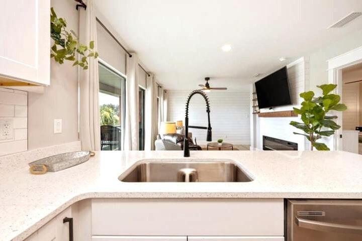 So Fire So Good 3 Comm Pools Lakeview Fireplace Destin Eksteriør bilde